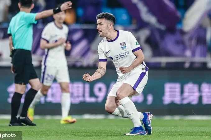 中超-莱昂纳多破门哈达斯点射扳平 海港1-1津门虎
