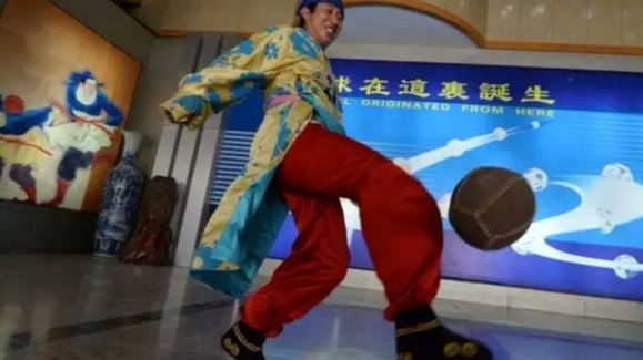 记者：所有不喜欢梅西的人，你们就是不喜欢足球