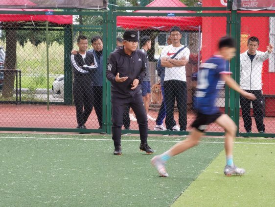 青训教父突访“小哈兰德” 深入交流