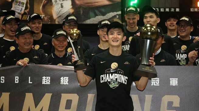 纽卡新帅承认球队阵容存在领导力缺失