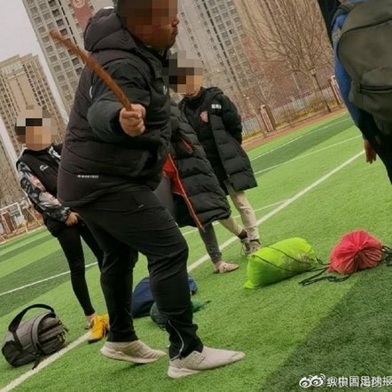 很好奇，青训区不应该对讨论比赛内容，而不是拿着比赛结果踩呀捧呀！