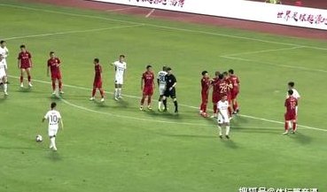 季胜攀轻巧脚后跟破门，津门虎2-1浙江